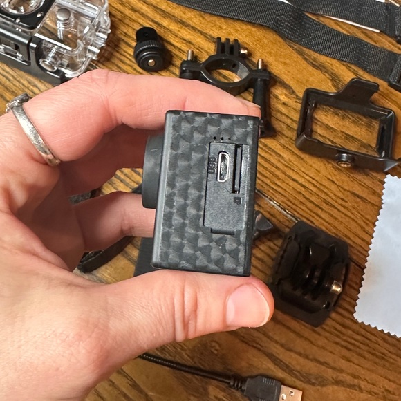 GUC Action Cam w waterproof case - Picture 5 of 14